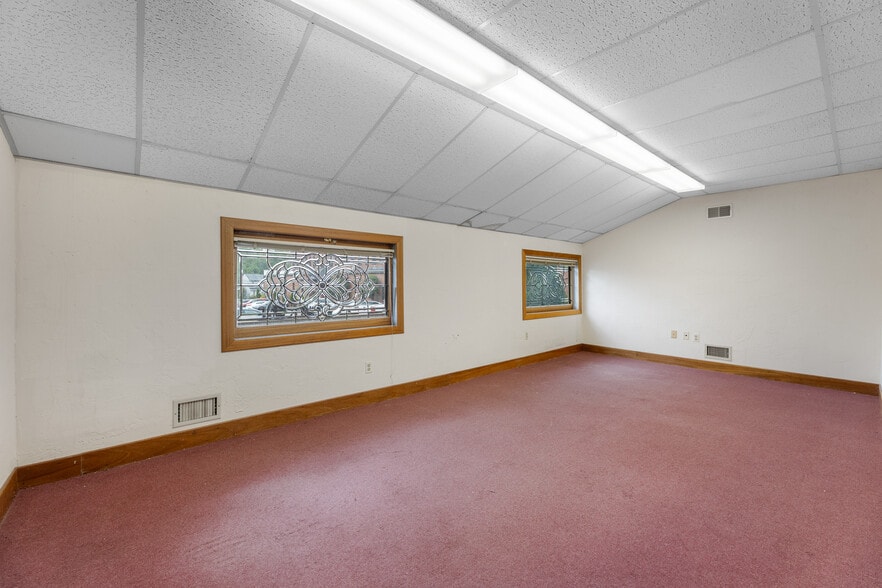 More Photos Of 84 Park Ave, Flemington Office For Lease