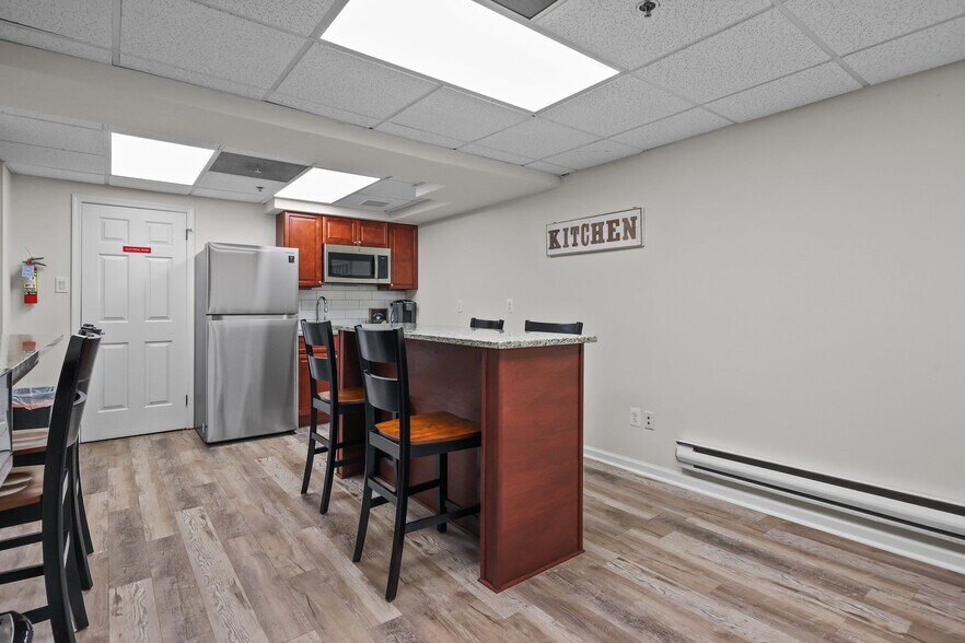 More Photos Of 105 Corporate Dr E, Langhorne Office For Sale