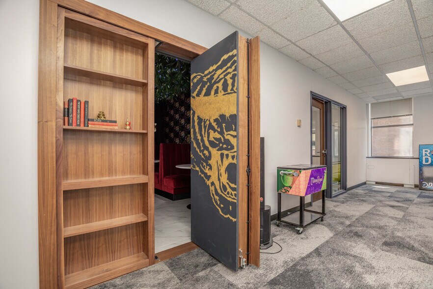 More Photos Of 900-914 Olive St, Saint Louis Office Residential For Lease
