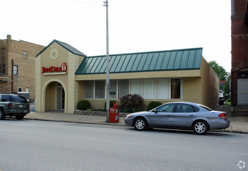 More Photos Of 1037 Market St, Parkersburg Office For Lease