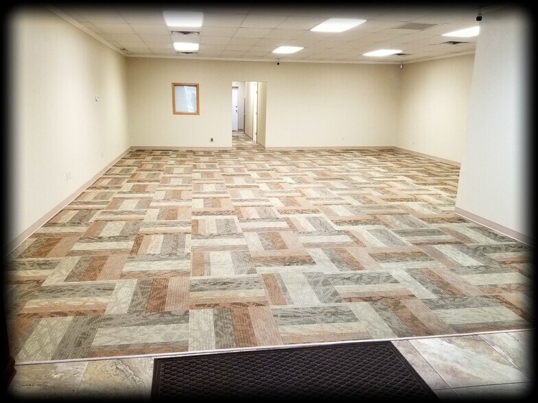 More Photos Of 6221-6227 W Gore Blvd, Lawton Office For Lease