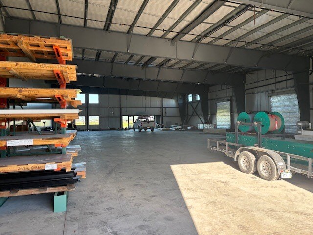 More Photos Of 1940 Airway Dr, Hollister Industrial For Lease