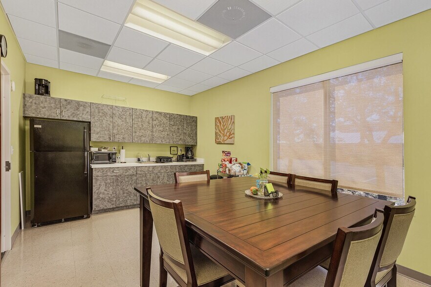 More Photos Of 9705 Commerce Center Ct, Fort Myers Medical For Sale