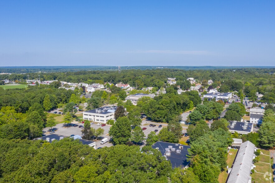 More Photos Of 49 State Rd, Dartmouth Medical For Lease