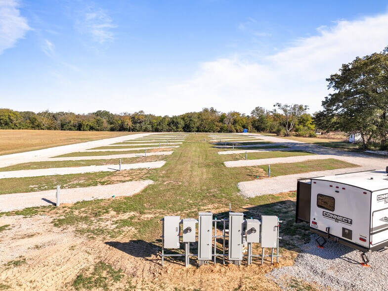 More Photos Of 3715 FM1567 W, Sulphur Springs Trailer Camper Park For Sale