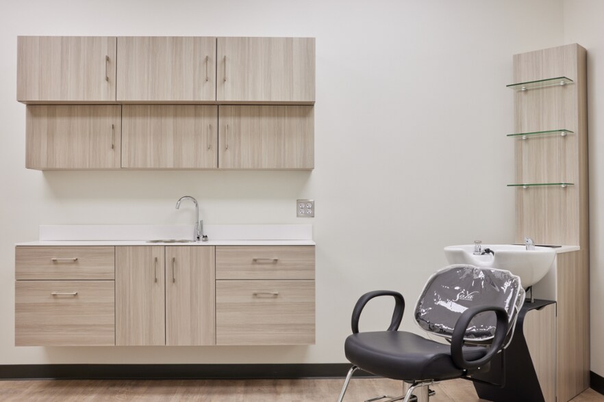 More Photos Of 2040 E Tangerine Rd, Oro Valley General Retail For Lease