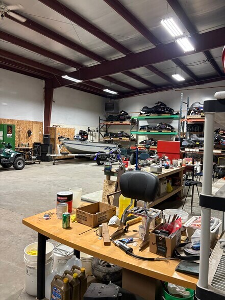 More Photos Of 1912 Columbus St, Two Rivers Manufacturing For Sale