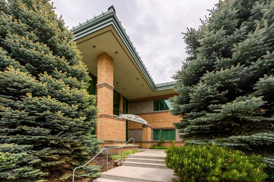 More Photos Of 296 SW Columbia St, Bend Office For Sale