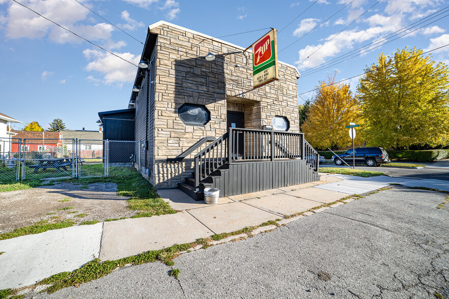 Primary Photo Of 1317 Cass Ave, Bay City General Retail For Sale