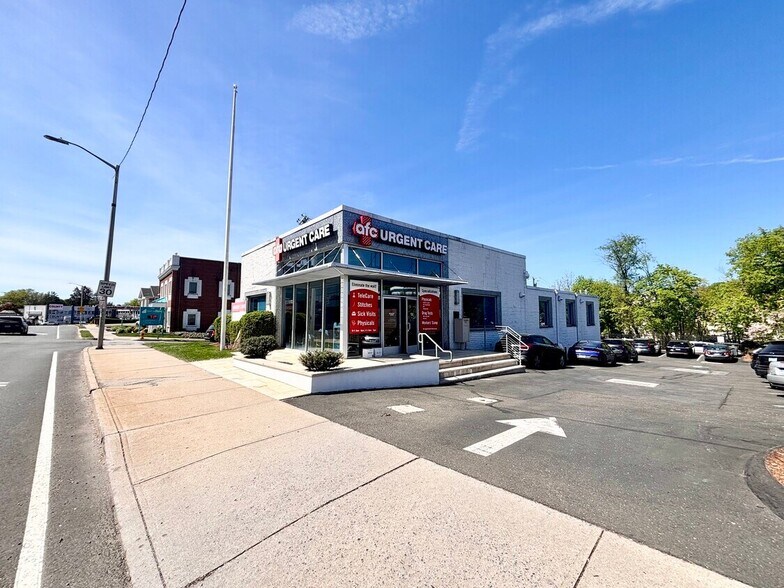 More Photos Of 3000 Summer St, Stamford Freestanding For Lease