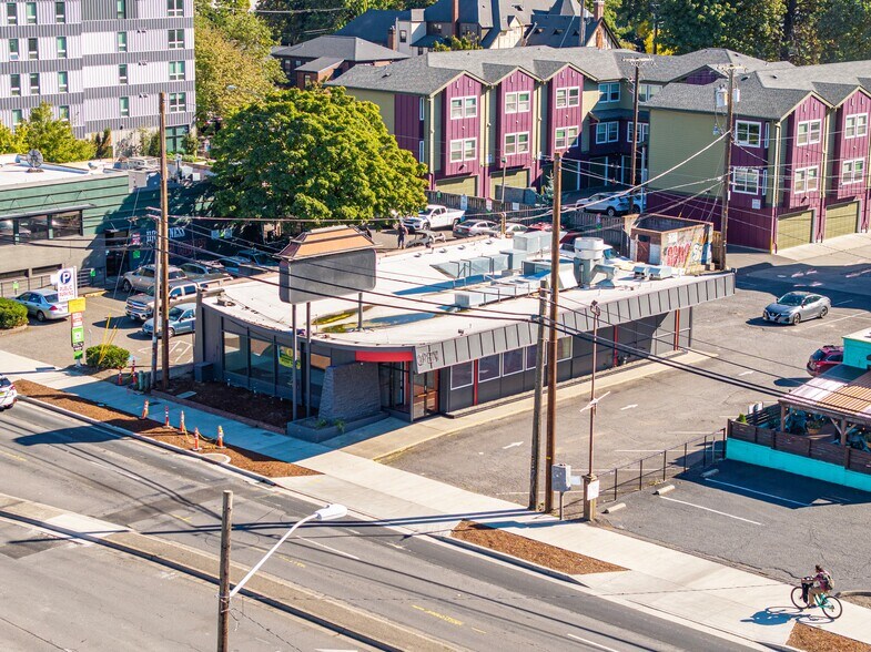 More Photos Of 652 E Broadway, Eugene Restaurant For Lease