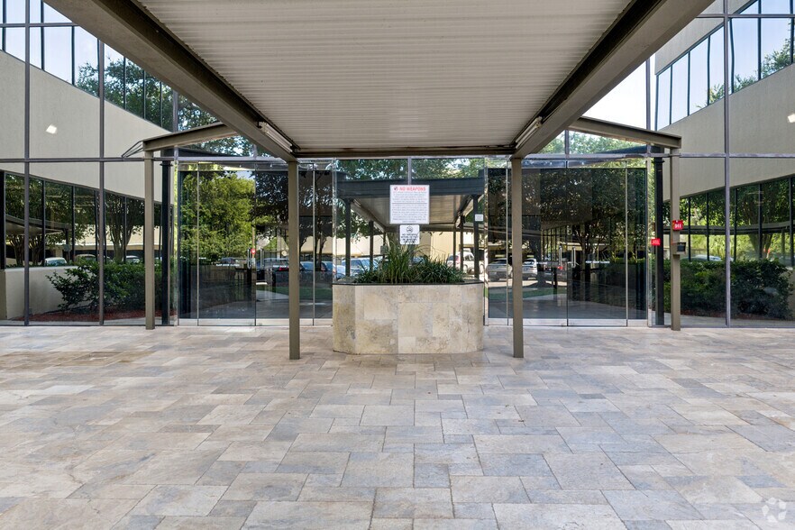 More Photos Of 2825 Wilcrest Dr, Houston Office For Lease