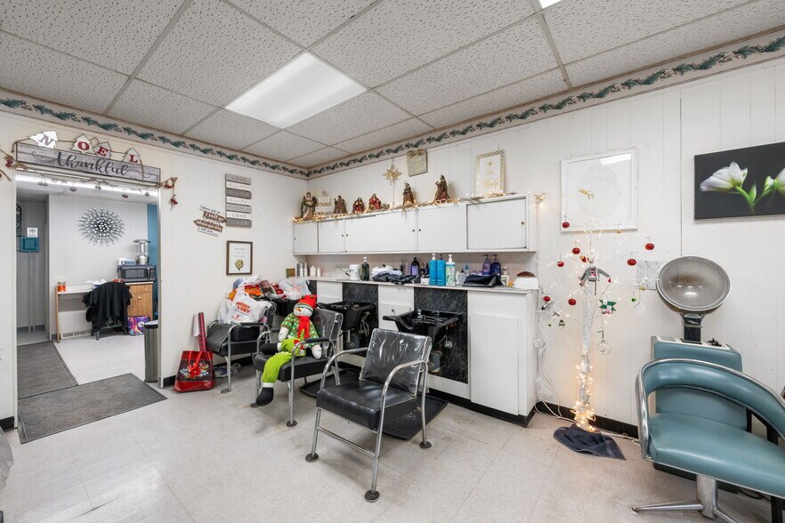 More Photos Of 2024-2032 W Schaaf Rd, Cleveland General Retail For Sale