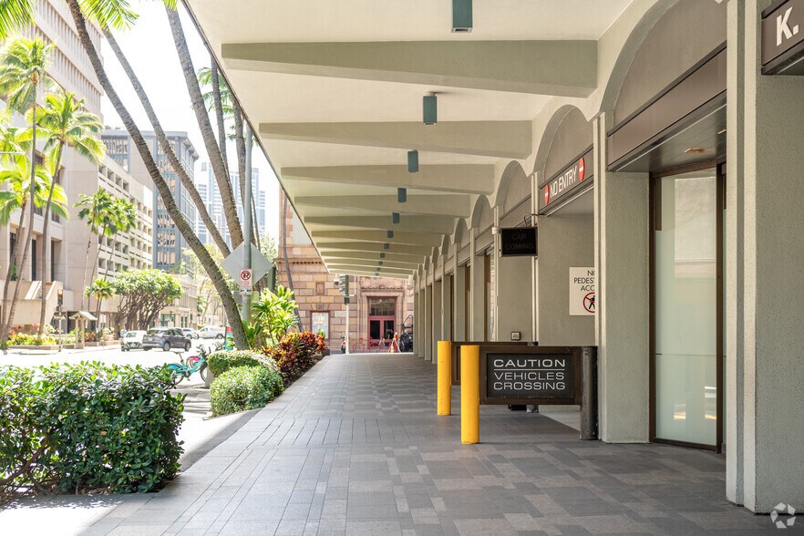 More Photos Of 745 Fort St, Honolulu Office For Lease