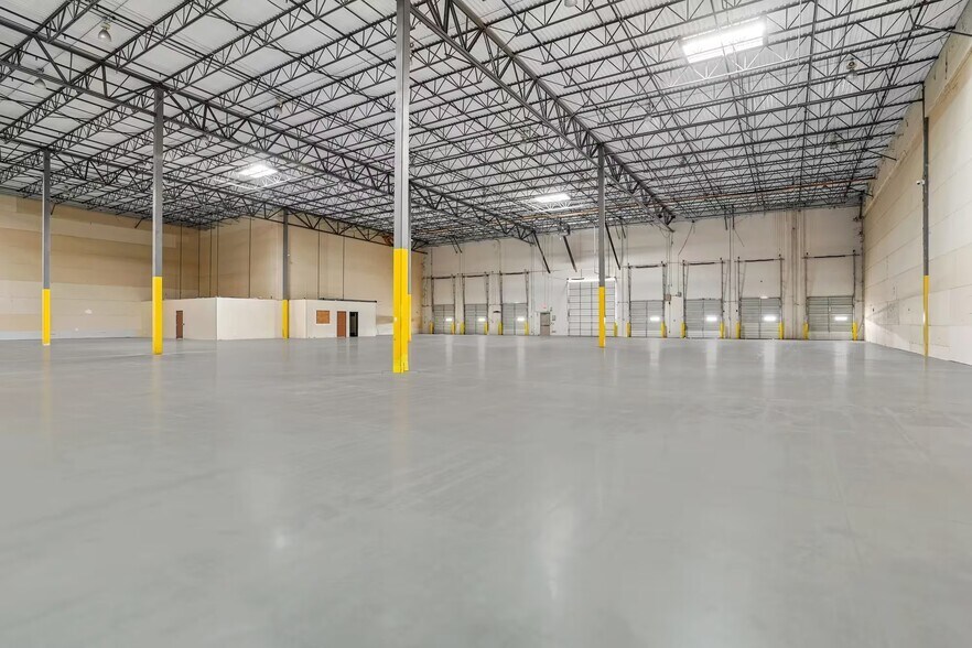 More Photos Of 615 Westport Pky, Grapevine Unknown For Lease