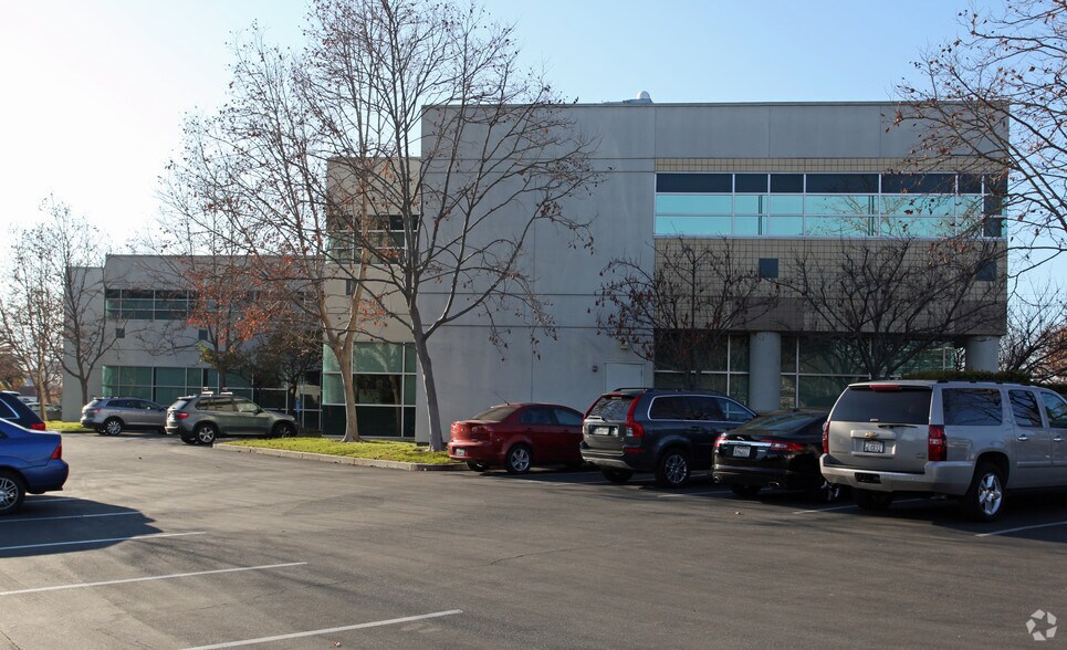 More Photos Of 801 Brewster Ave, Redwood City Medical For Lease