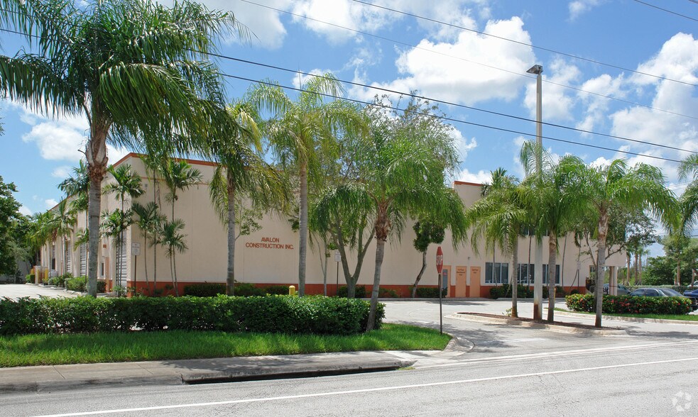 More Photos Of 10484-10500 NW 50th St, Sunrise Light Manufacturing For Lease