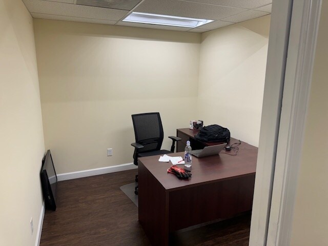 More Photos Of 3400 Silas Ave, Charlotte Warehouse For Lease