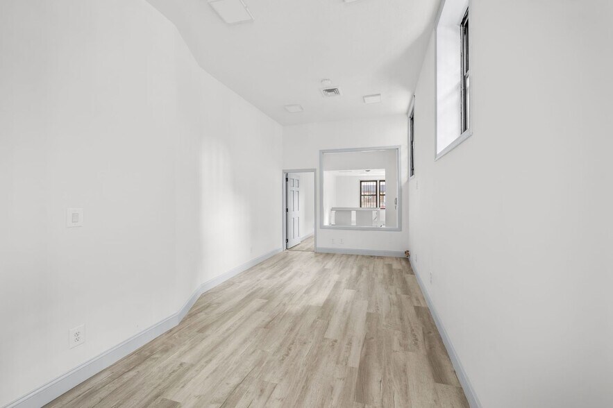 More Photos Of 201 W 91st St, New York Apartments For Lease