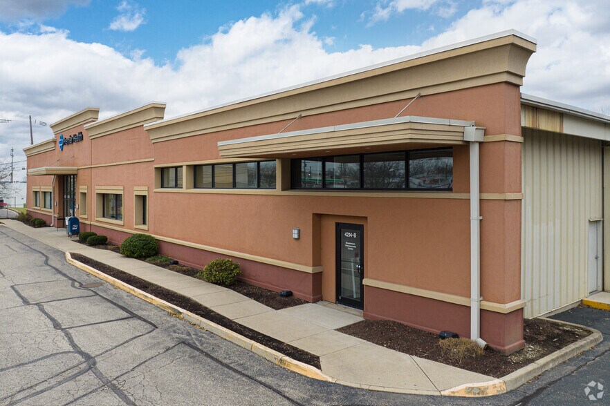 Primary Photo Of 4222 Grand Ave, Middletown Medical For Lease
