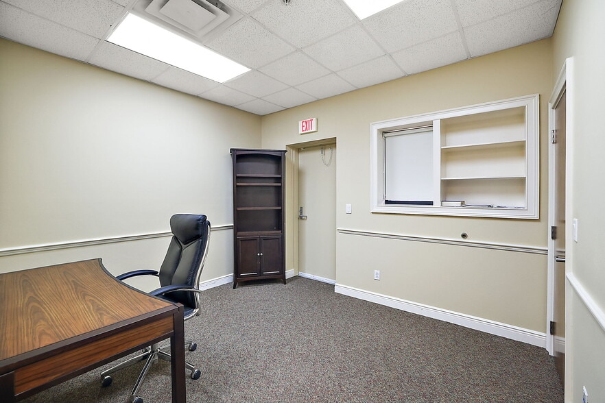 More Photos Of 3651 Lake Center Dr, Mount Dora Medical For Sale