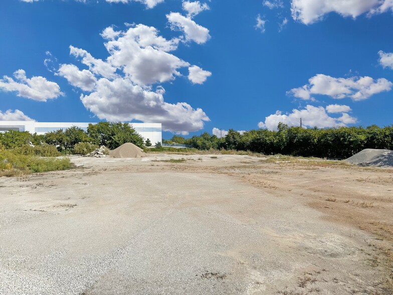 More Photos Of 2901 Highway 114, Fort Worth Truck Terminal For Lease