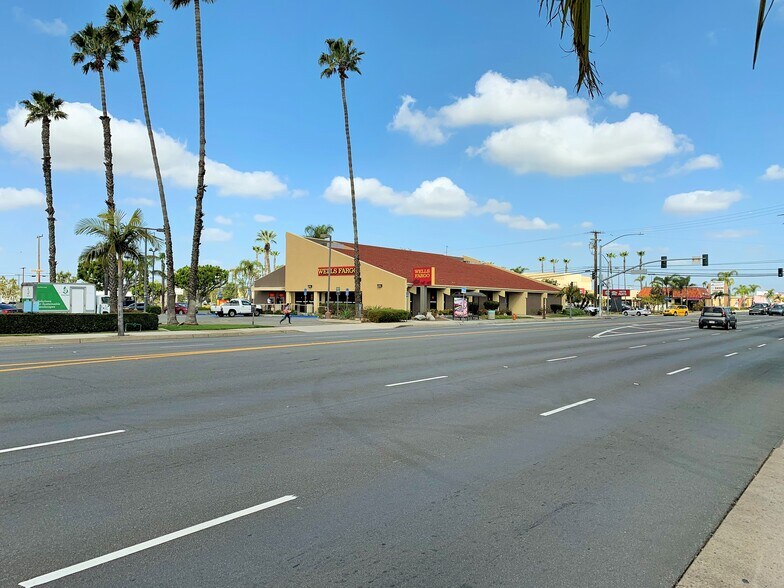 More Photos Of 892 N Tustin St, Orange Bank For Sale