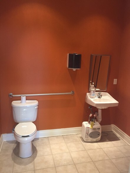 More Photos Of 1901 West St, Annapolis Apartments For Lease