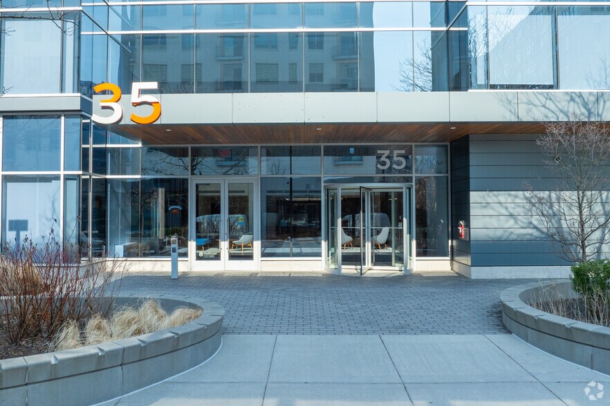 More Photos Of 35 Cambridgepark Dr, Cambridge Research And Development For Lease