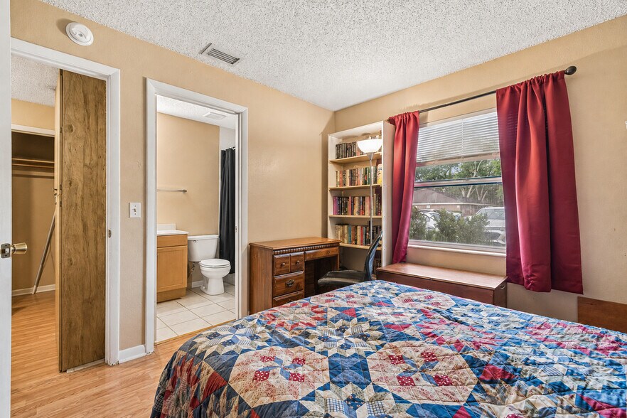 More Photos Of 3132 Bloomingdale Villas Ct, Brandon Apartments For Sale