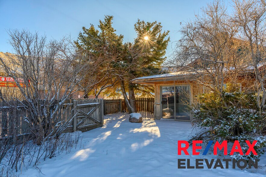 More Photos Of 214 Yellowstone Ave, Cody Bar For Sale