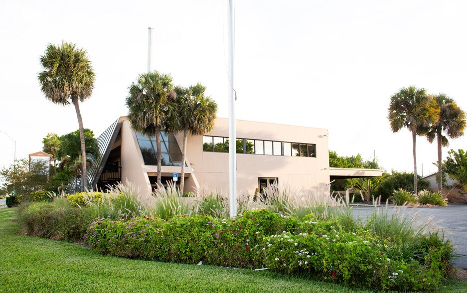 More Photos Of 6400 4th St N, Saint Petersburg Medical For Sale