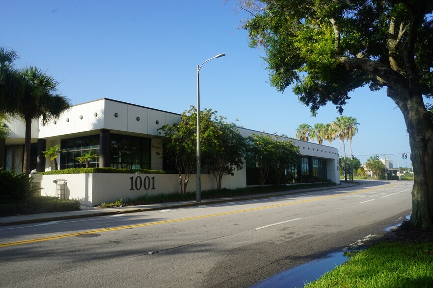 More Photos Of 1001 N Orange Ave, Orlando Coworking Space