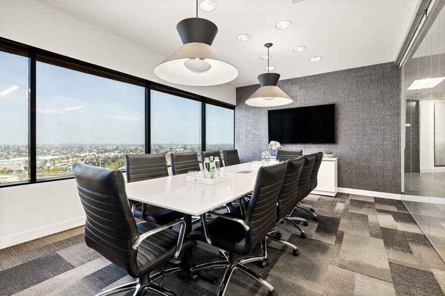 More Photos Of 17011 beach Blvd, Huntington Beach Coworking Space