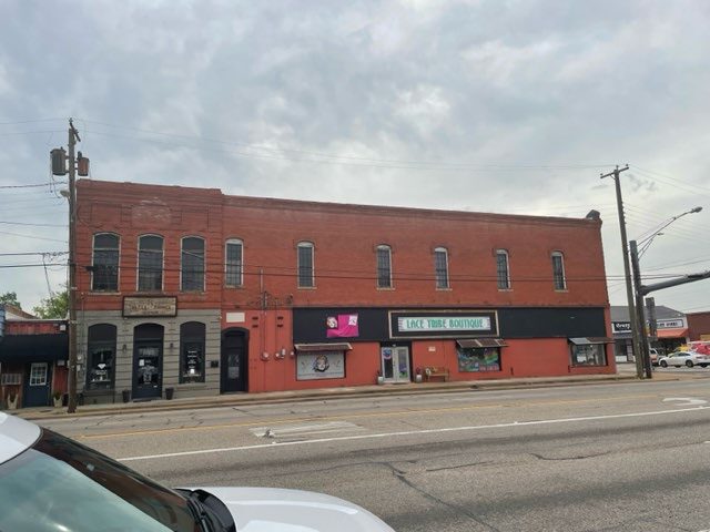 More Photos Of 100 E Hubbard St, Lindale Storefront For Sale