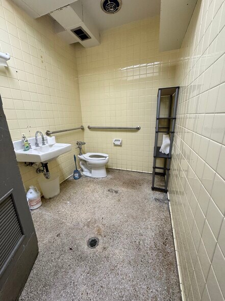 More Photos Of Old Corry Field @ Old Corry Field & Warrington Rd., Pensacola Unknown For Lease