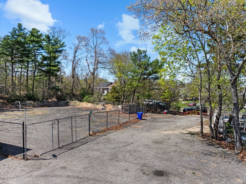 More Photos Of 58 Sandwich Rd, Wareham Auto Repair For Sale