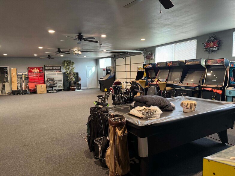 More Photos Of 24769 5th St, San Bernardino Office For Sale