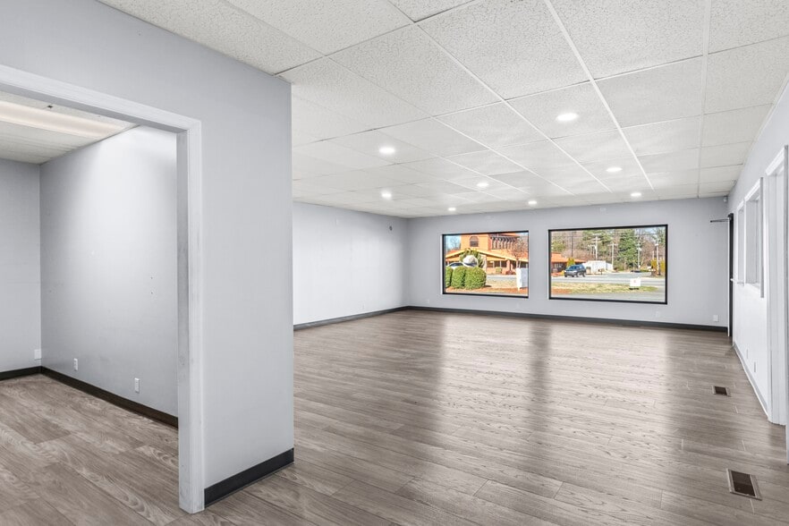 More Photos Of 2910 Reynolda Rd, Winston-Salem Office For Sale
