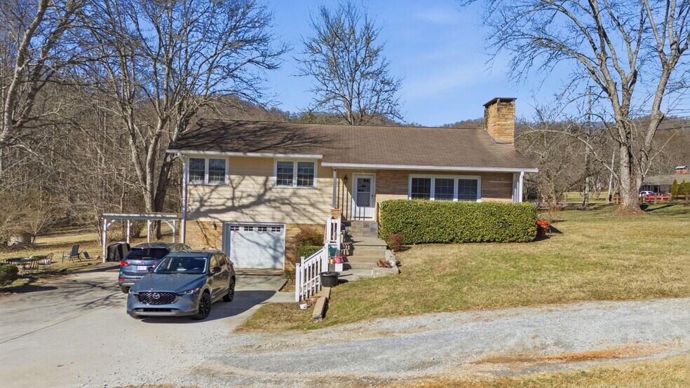 More Photos Of 520 Baird Cove Rd, Franklin Apartments For Sale