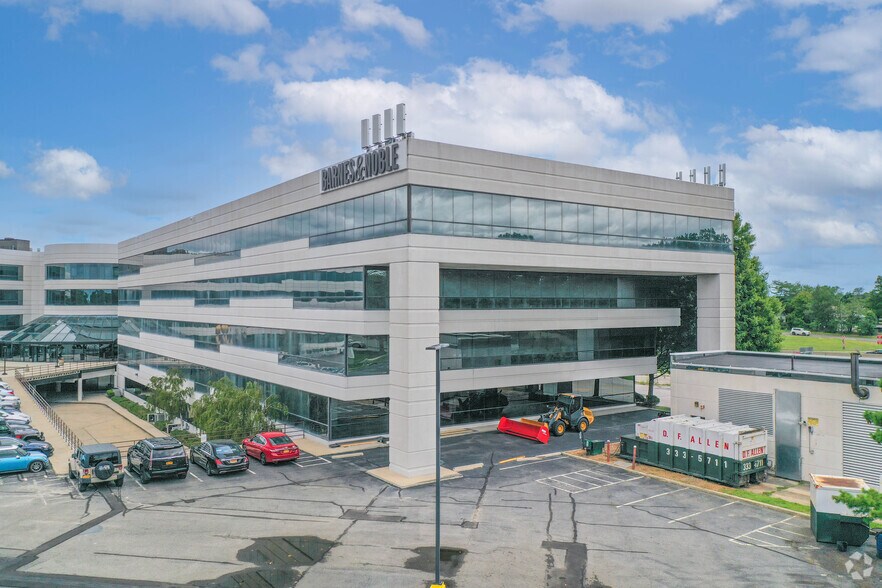 More Photos Of 1400 Old Country Rd, Westbury Office For Lease