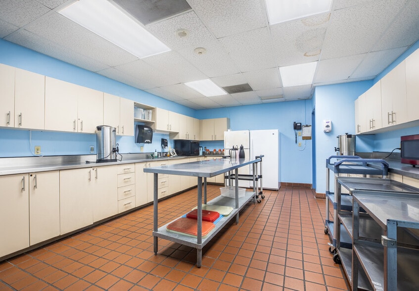 More Photos Of 5000 Nob Hill Rd, Sunrise Assisted Living For Sale