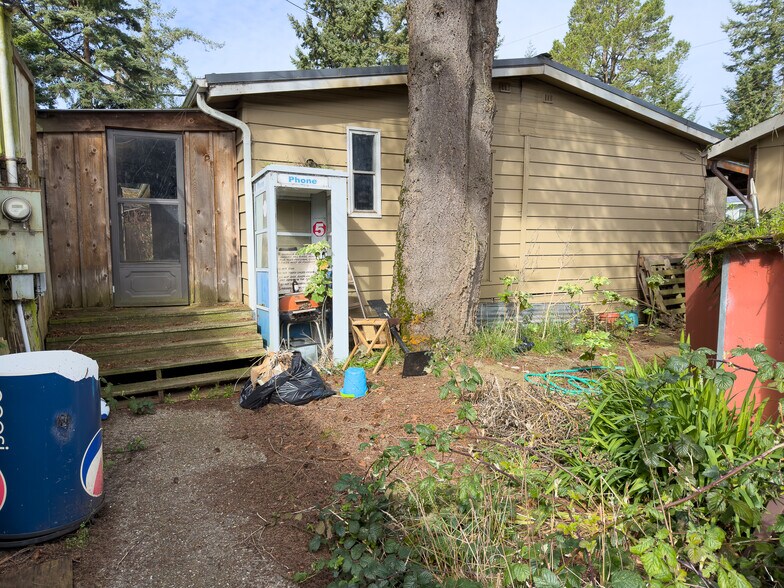 More Photos Of 46914 US-101, Bandon General Retail For Sale