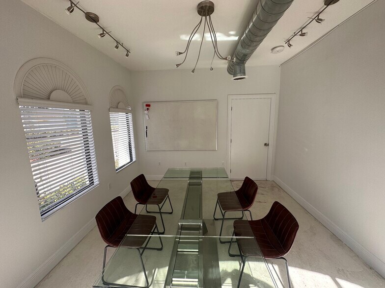 More Photos Of 445 NE 56th St, Miami Loft Creative Space For Lease