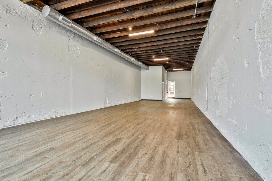 More Photos Of 7 Jackson St, Newnan Storefront For Lease