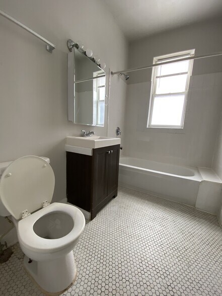 More Photos Of 5847-5849 S Michigan Ave, Chicago Apartments For Sale