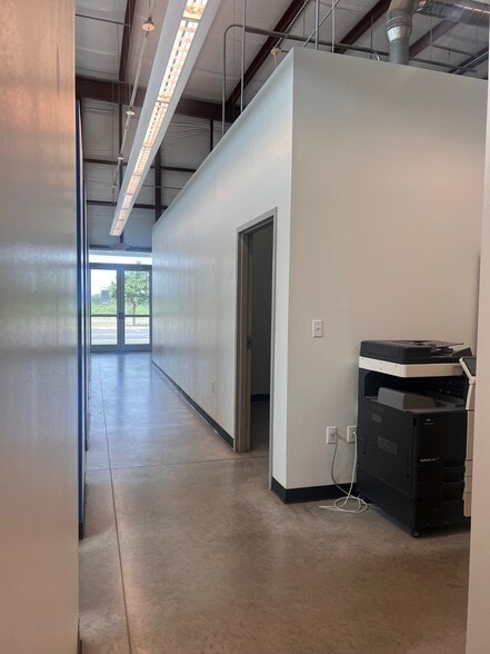 More Photos Of 18680 Marbach Ln, San Antonio Light Distribution For Lease