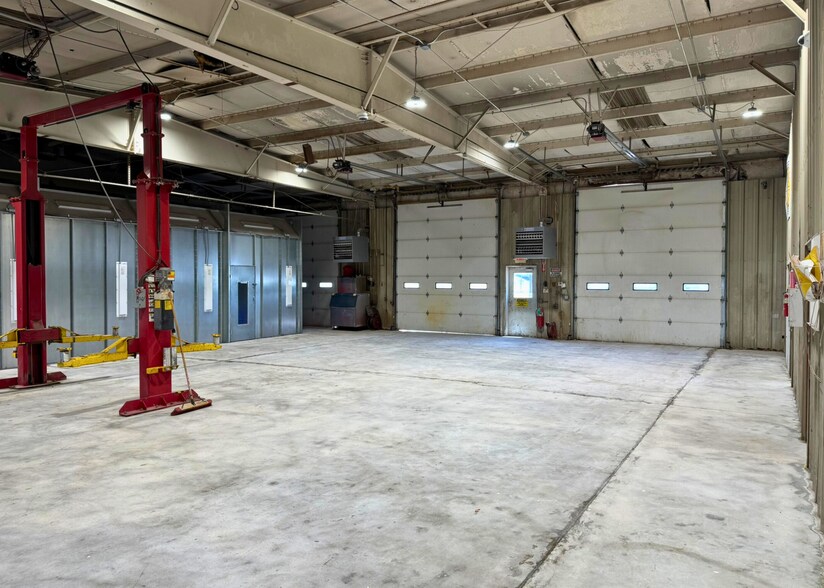 More Photos Of 1900 SW 27th St, El Reno Warehouse For Lease