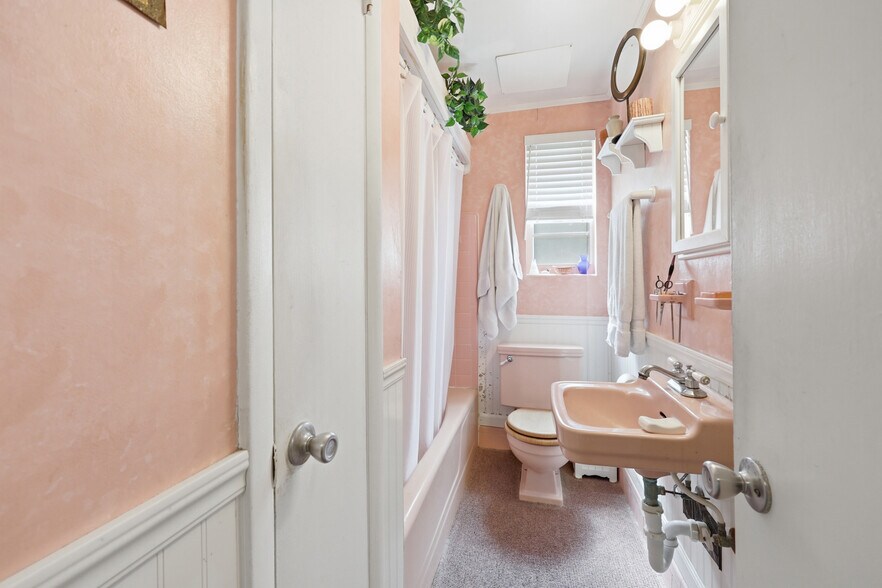 More Photos Of 218 19th Ave N, Jacksonville Beach Apartments For Sale