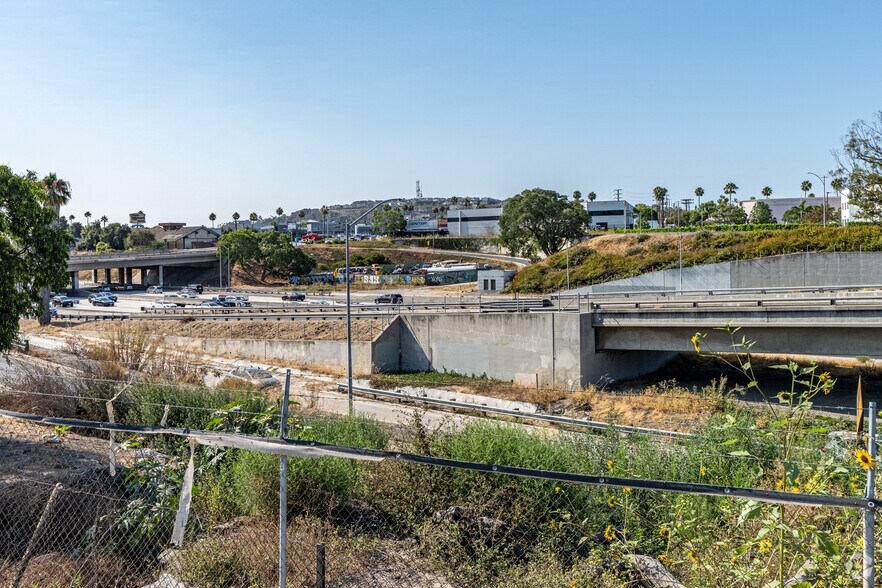 More Photos Of 1660 E 32nd St, Long Beach Land For Lease